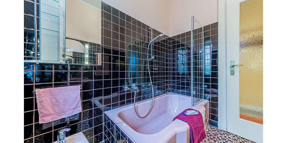 Etagenwohnung Frankfurt am Main Niederursel - 3 Zimmer, 120 m&sup2;, 2.100&euro; | Angebot:25768511