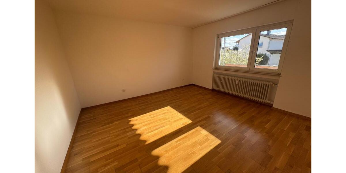Etagenwohnung Altenstadt - 4 Zimmer, 100 m&sup2;, 1.000&euro; | Angebot:26001613