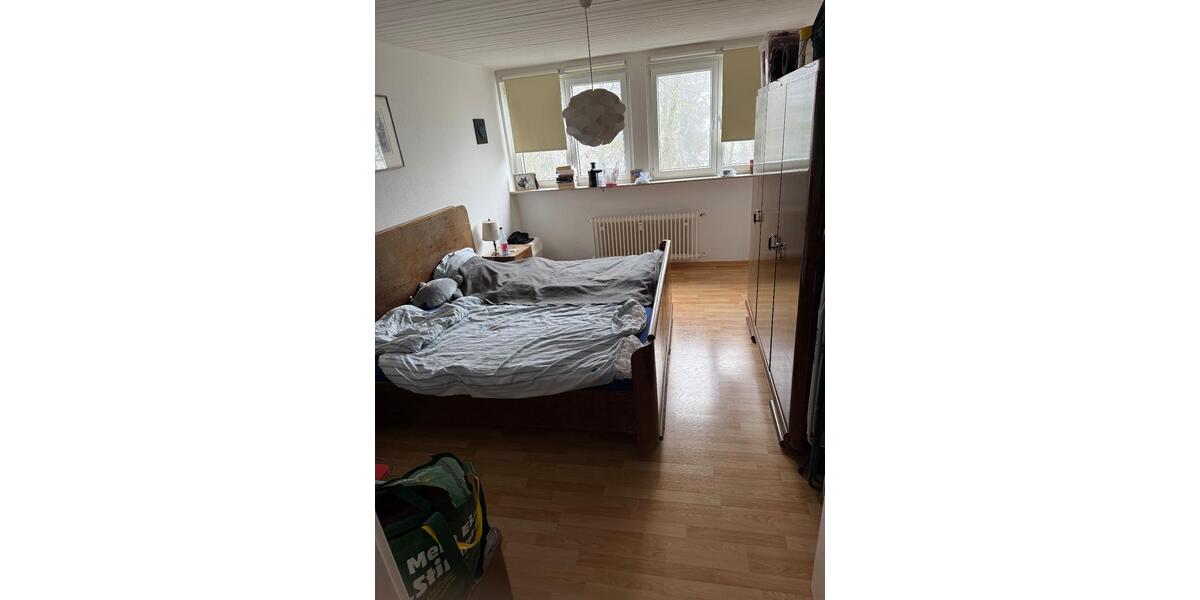 Etagenwohnung Kronberg im Taunus - 3 Zimmer, 90 m&sup2;, 990&euro; | Angebot:24874020