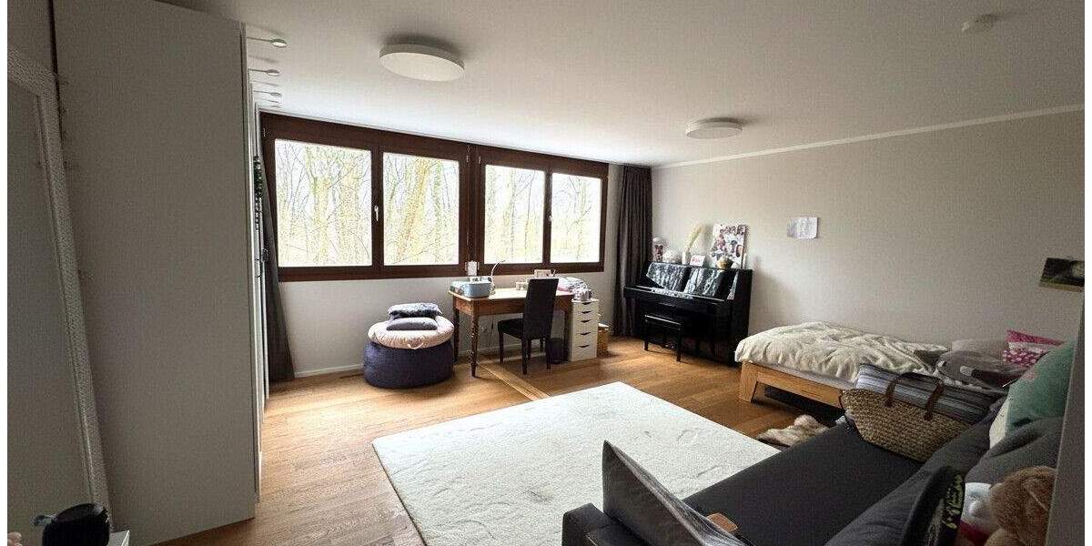 Reihenmittelhaus Frankfurt am Main Hausen - 4 Zimmer, 182 m&sup2;, 3.900&euro; | Angebot:25796137