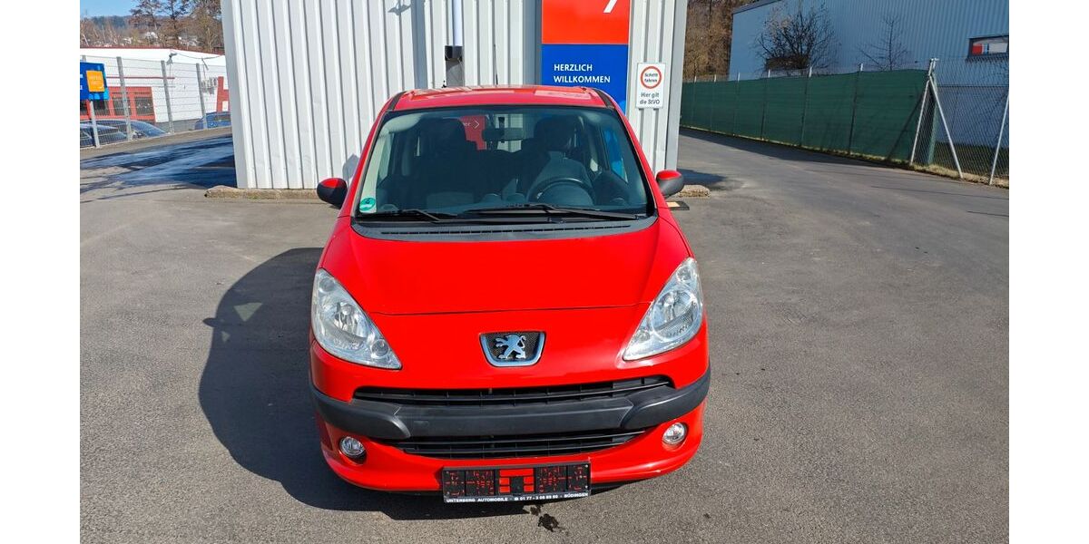 Peugeot 1007 152.000 km 2.499 &euro; Büdingen 63654