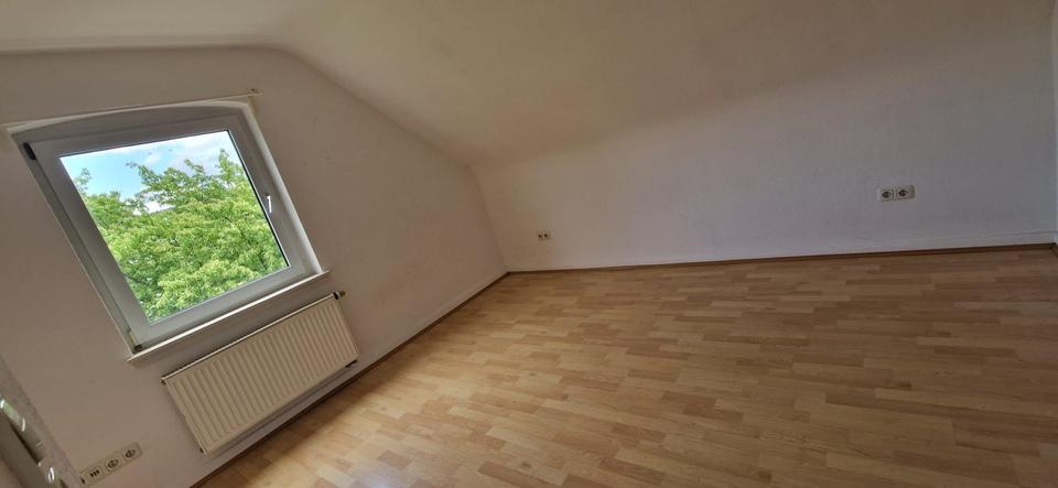 Dachgeschoßwohnung Gelnhausen - 3 Zimmer, 53 m&sup2;, 780&euro; | Angebot:25339692