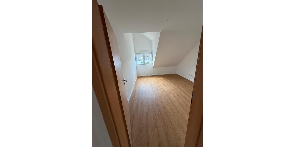 Dachgeschoßwohnung Seligenstadt - 2 Zimmer, 60 m&sup2;, 880&euro; | Angebot:26477116