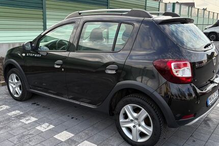 Dacia Sandero 121.000 km 5.900 &euro; Hammersbach 63546