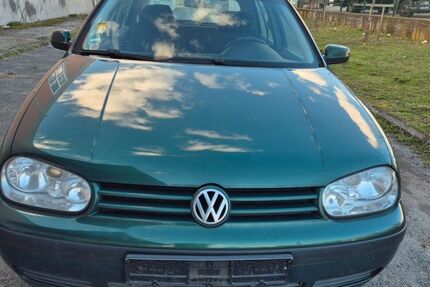 VW Golf 275.896 km 1.150 &euro; Dietzenbach 63128
