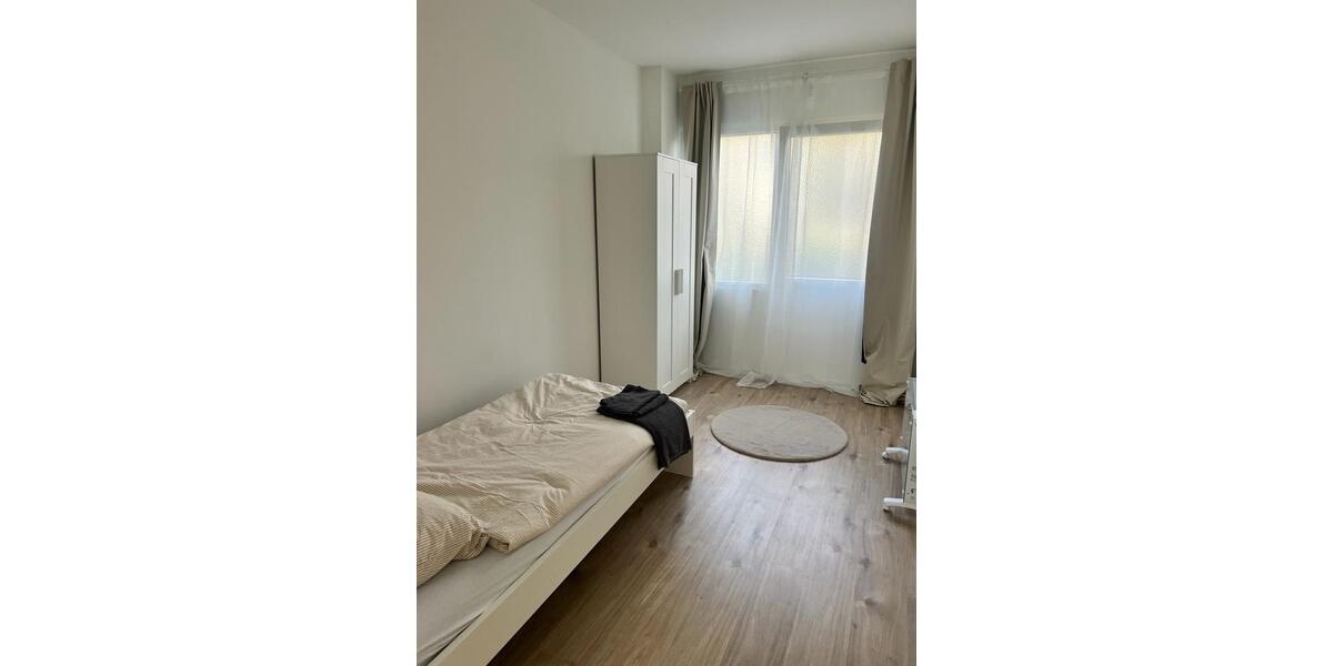 Etagenwohnung Hanau - 6 Zimmer, 100 m&sup2;, 4.500&euro; | Angebot:26025557