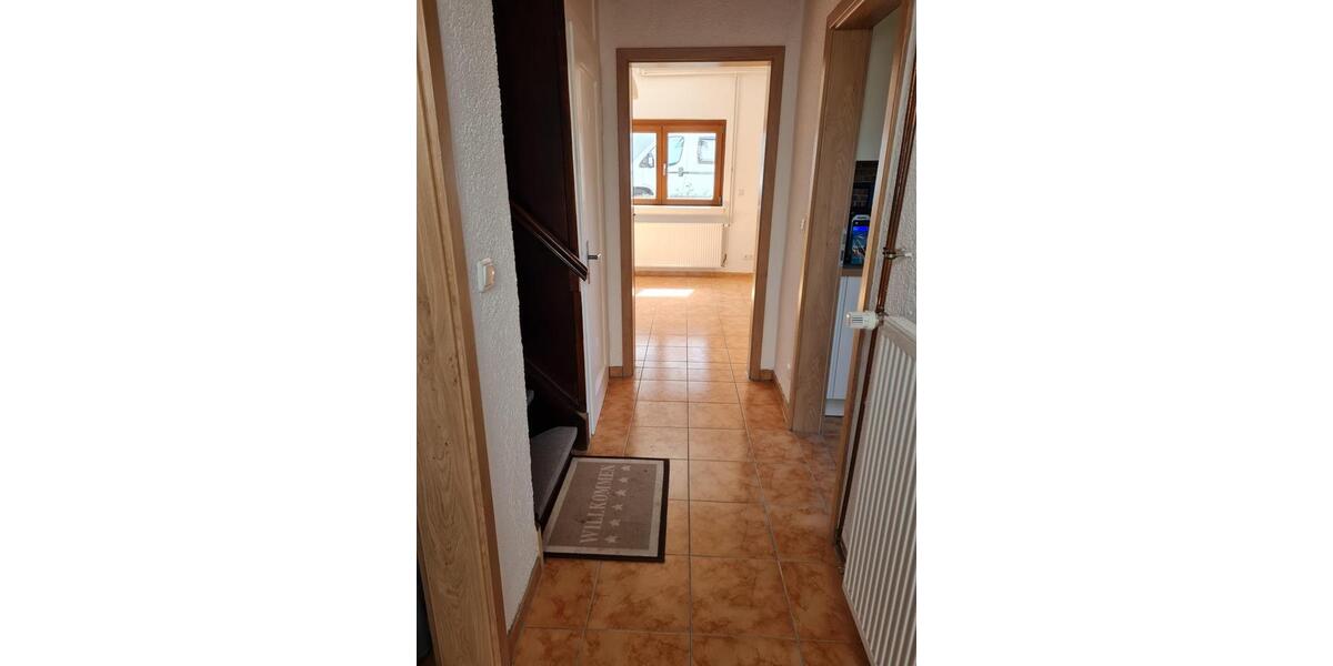 Einfamilienhaus Gelnhausen - 4 Zimmer, 180 m&sup2;, 2.250&euro; | Angebot:26087281