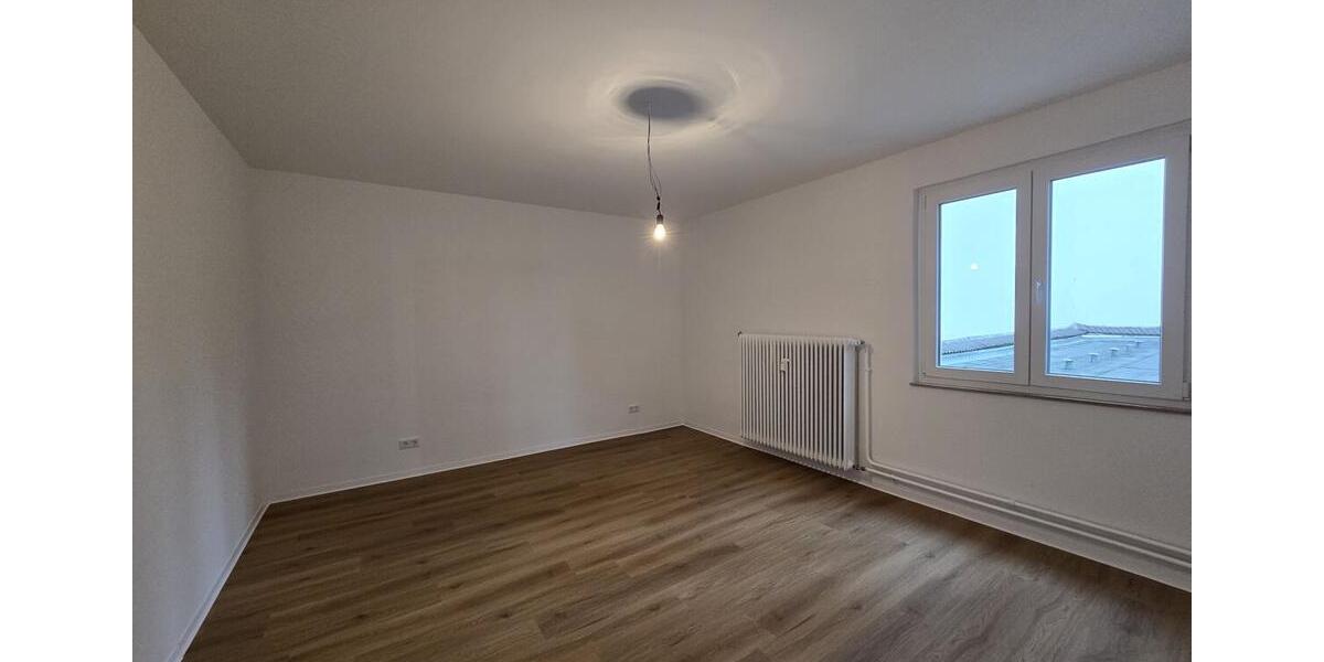 Einfamilienhaus Offenbach am Main - 5 Zimmer, 200 m&sup2;, 2.300&euro; | Angebot:25807440