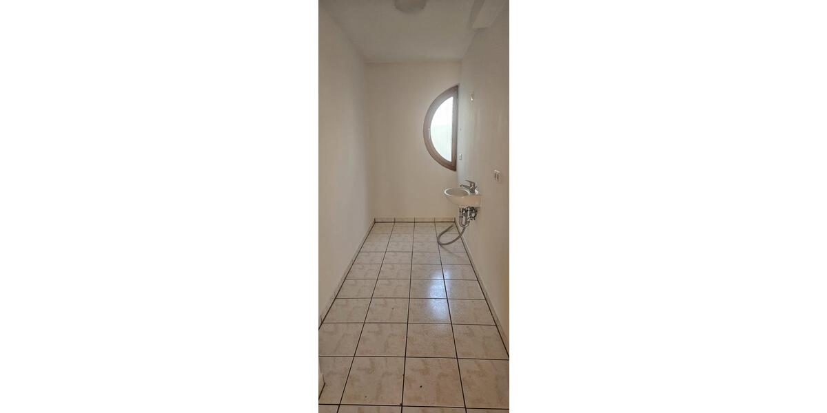 Erdgeschoßwohnung Frankfurt am Main Mitte-West - 4 Zimmer, 128 m&sup2;, 2.050&euro; | Angebot:25923522