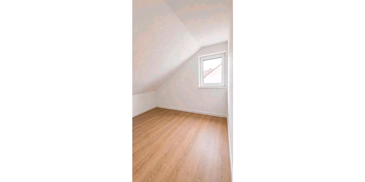 Dachgeschoßwohnung Großostheim - 3 Zimmer, 92 m&sup2;, 1.200&euro; | Angebot:26413770