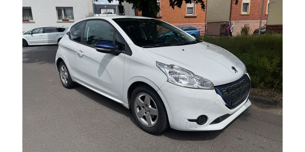 Peugeot 208 81.000 km 4.790 &euro; rodgau 63110