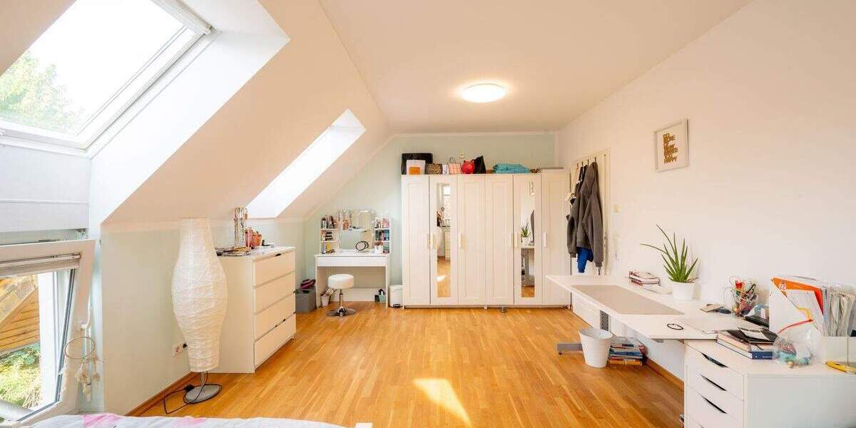 Einfamilienhaus Frankfurt am Main Harheim - 9 Zimmer, 259 m&sup2;, 1.250.000&euro; | Angebot:25772138