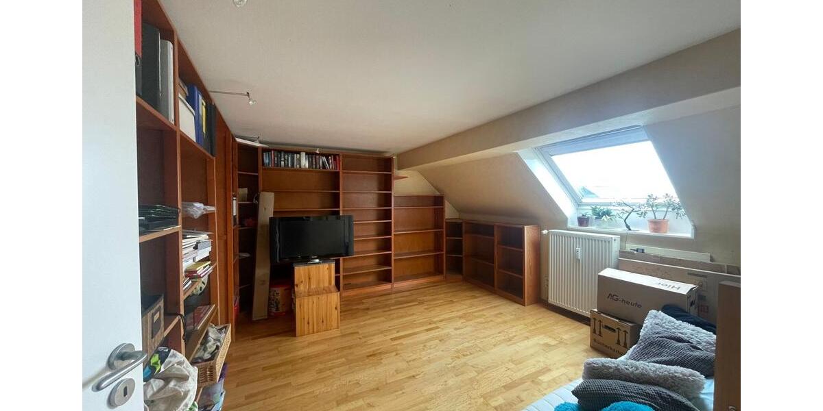 Etagenwohnung Eschborn - 5 Zimmer, 124 m&sup2;, 1.800&euro; | Angebot:25645591