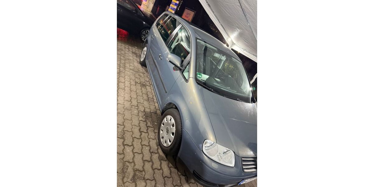 VW Touran 233.500 km 3.500 &euro; Frankfurt am Main 60599