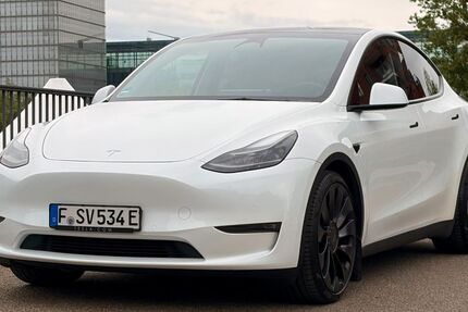 Tesla Model Y 56.000 km 35.900 &euro; Frankfurt am Main 60327
