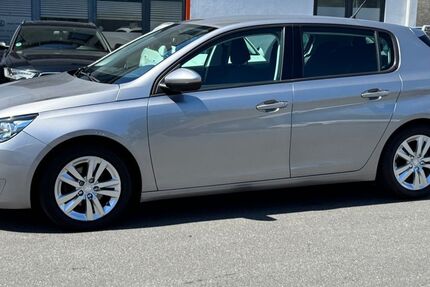 Peugeot 308 114.000 km 7.799 &euro; Frankfurt am Main 60314