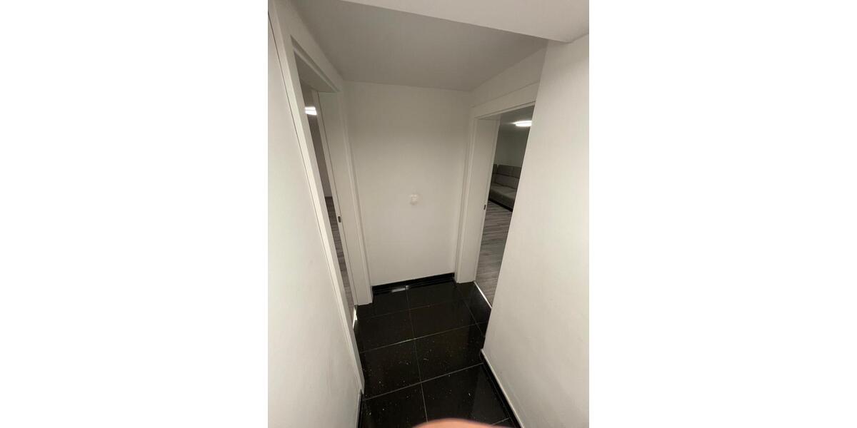 Etagenwohnung Eschborn - 3 Zimmer, 90 m&sup2;, 1.250&euro; | Angebot:25255563