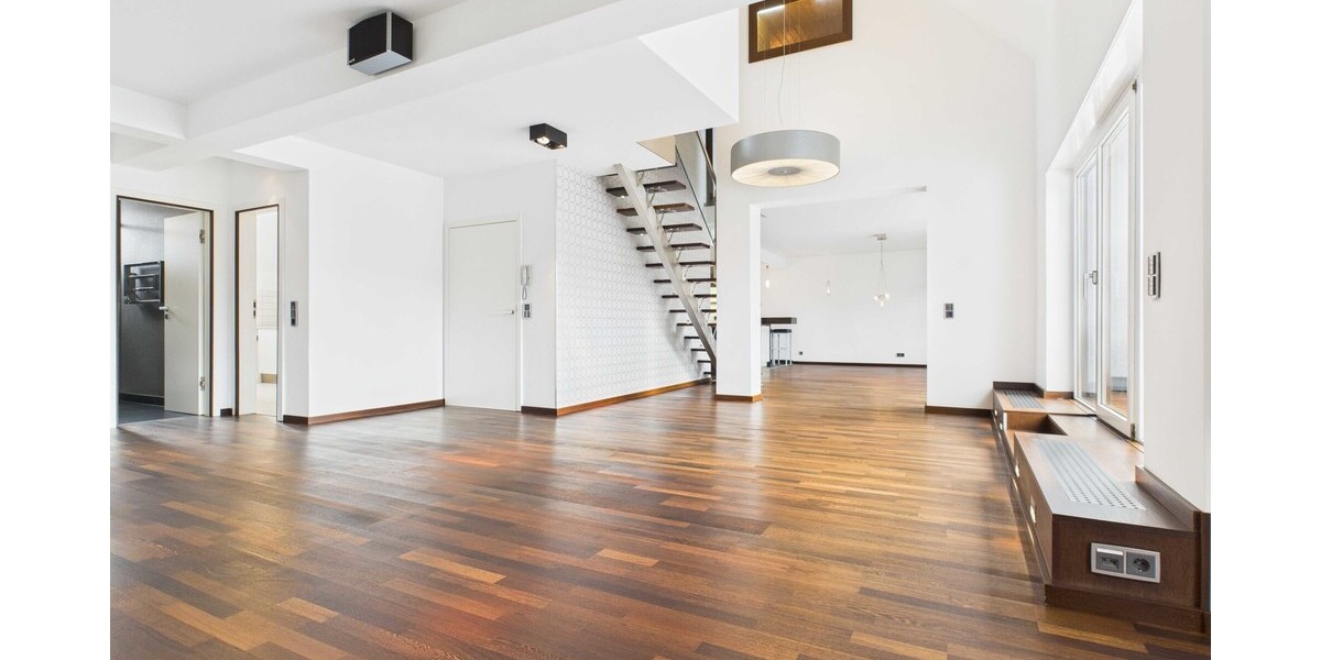 Exklusives Maisonette-Penthouse mit EBK, Whirlpool, Sauna & 2 TG-Stellplätzen - provisionsfrei - Maisonettenwohnung Karben / Petterweil Petterweil | Angebot:24951224