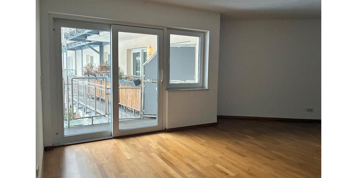 Etagenwohnung Frankfurt am Main Mitte-Nord - 2 Zimmer, 84 m&sup2;, 1.550&euro; | Angebot:24418134