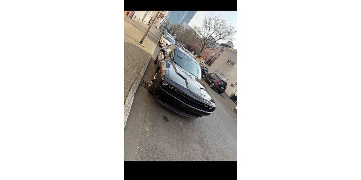 Dodge Challenger 133.000 km 20.500 &euro; Frankfurt 60528