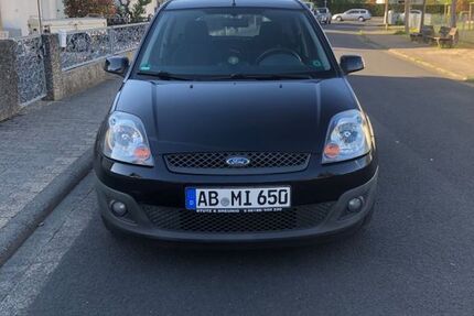 Ford Fiesta 93.723 km 3.500 &euro; Kahl 63796