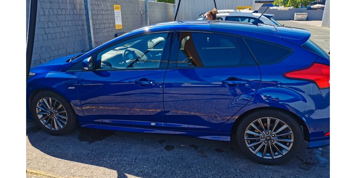 Ford Focus 99.800 km 8.900 &euro; Eschborn 65760