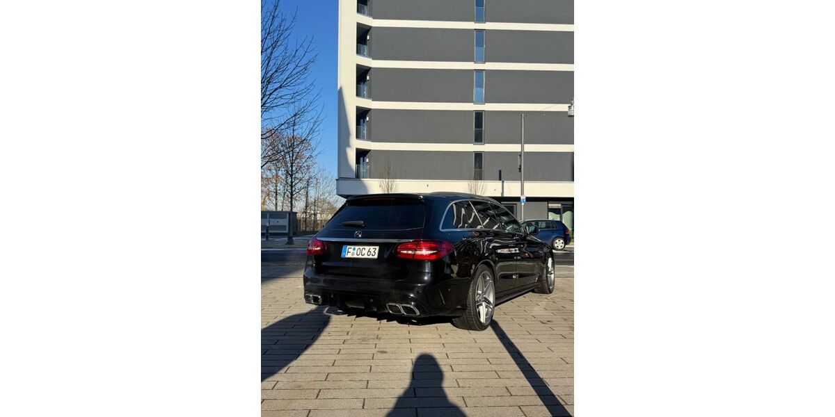 Mercedes-Benz C 63 AMG 65.000 km 45.000 &euro; Frankfurt am Main 65931