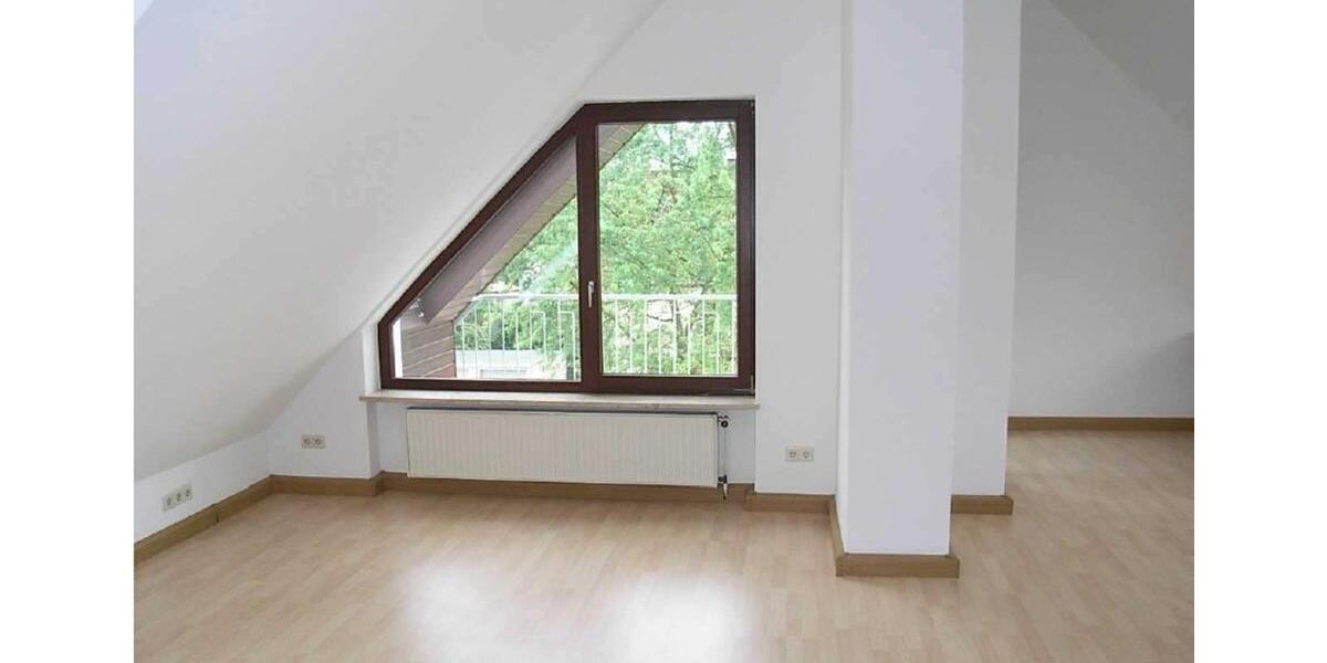 Dachgeschoßwohnung Langen (Hessen) - 2.5 Zimmer, 80 m&sup2;, 850&euro; | Angebot:25941679