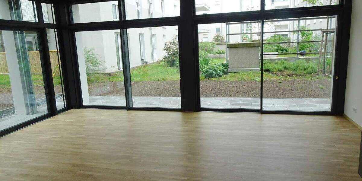 Terrassenwohnung Frankfurt am Main Schwanheim - 3 Zimmer, 103 m&sup2;, 1.900&euro; | Angebot:25672137