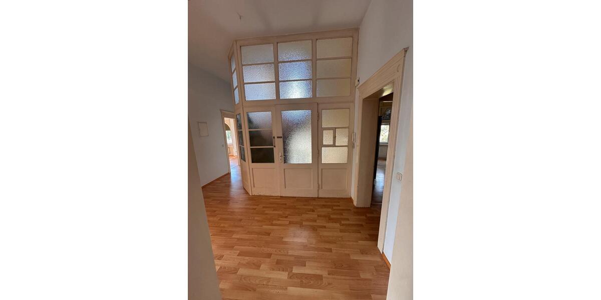 Etagenwohnung Frankfurt am Main West - 5 Zimmer, 130 m&sup2;, 2.000&euro; | Angebot:25646674