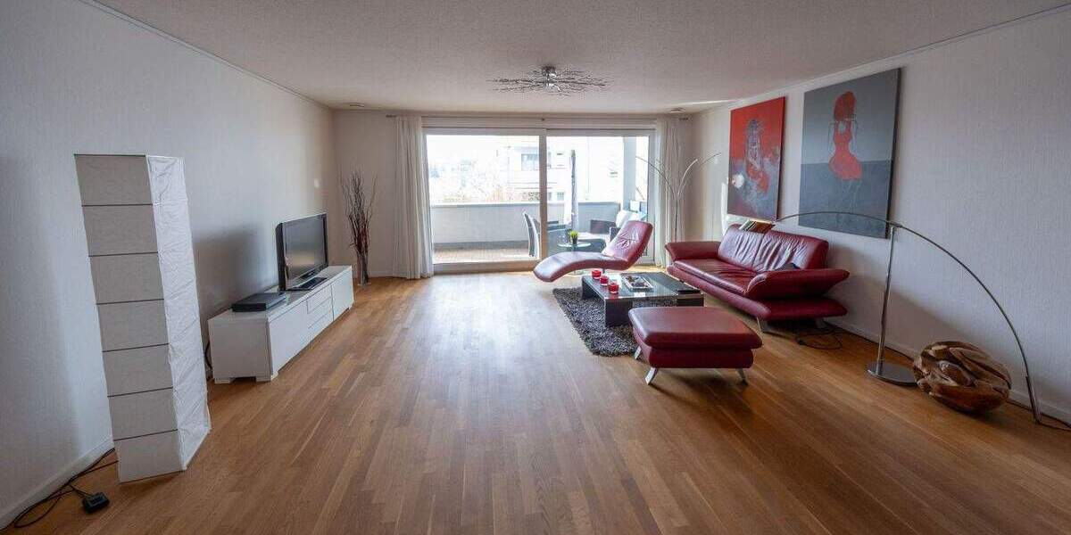 Etagenwohnung Offenbach am Main Bieberer Berg - 3 Zimmer, 112 m&sup2;, 1.800&euro; | Angebot:25737629