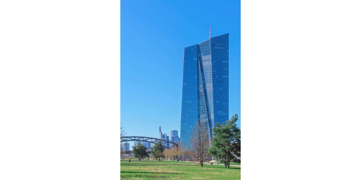 Etagenwohnung Frankfurt am Main Ostend - 2 Zimmer, 69 m&sup2;, 2.650&euro; | Angebot:25690986