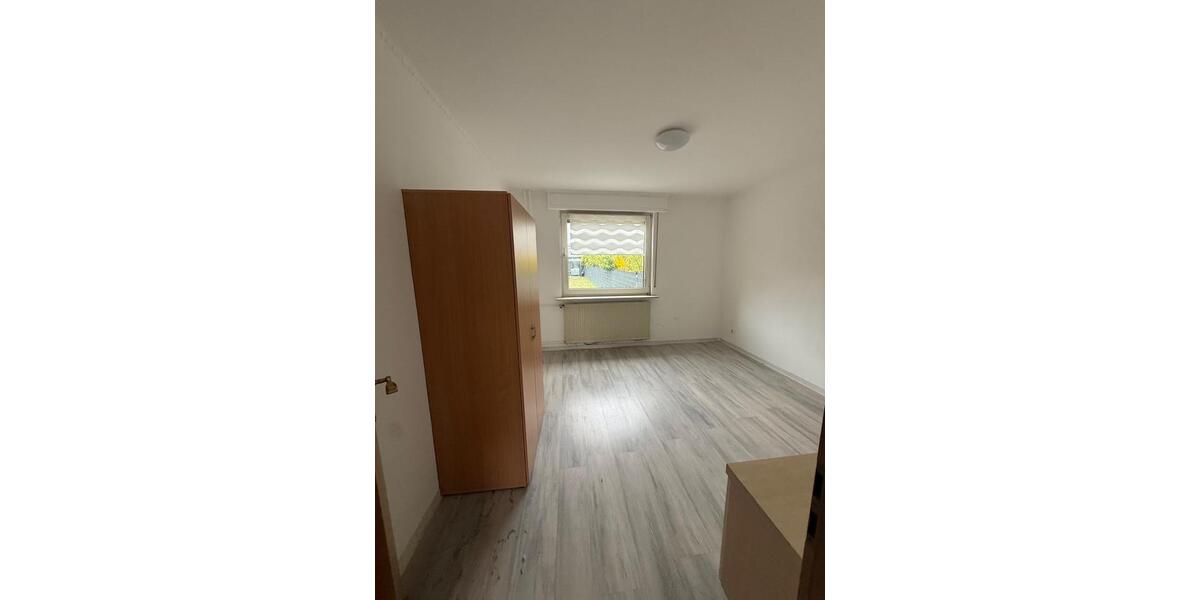 Mehrfamilienhaus, Wohnhaus Obertshausen - 6 Zimmer, 160 m&sup2;, 2.100&euro; | Angebot:26016675
