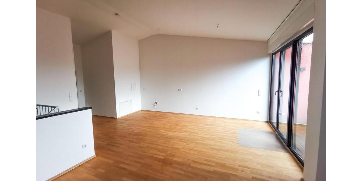 Maisonettenwohnung Frankfurt am Main Niederrad - 5 Zimmer, 157 m&sup2;, 2.400&euro; | Angebot:25777517