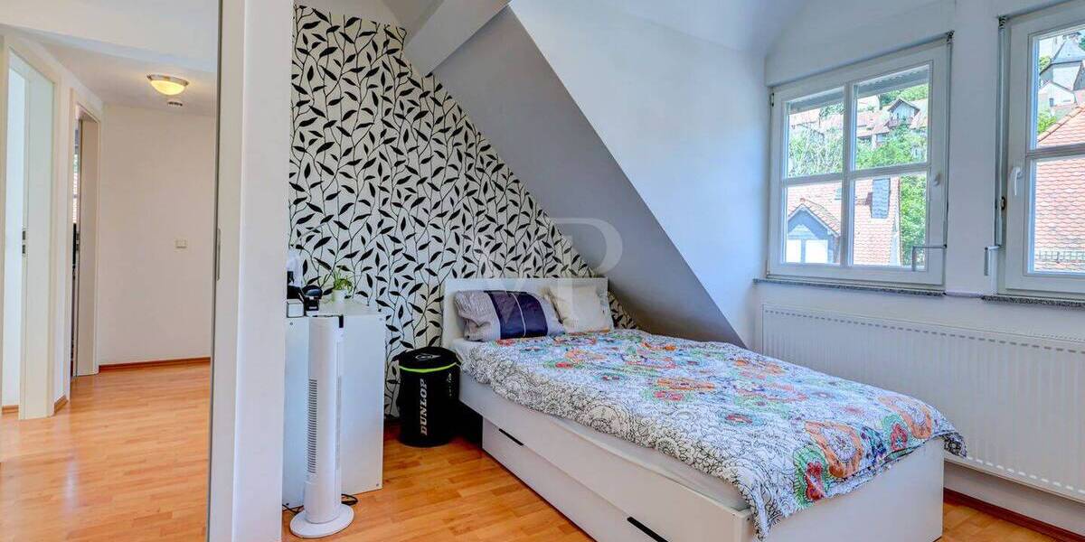 Mehrfamilienhaus, Wohnhaus Kronberg im Taunus Kronberg - 5 Zimmer, 180 m&sup2;, 2.400&euro; | Angebot:25939639