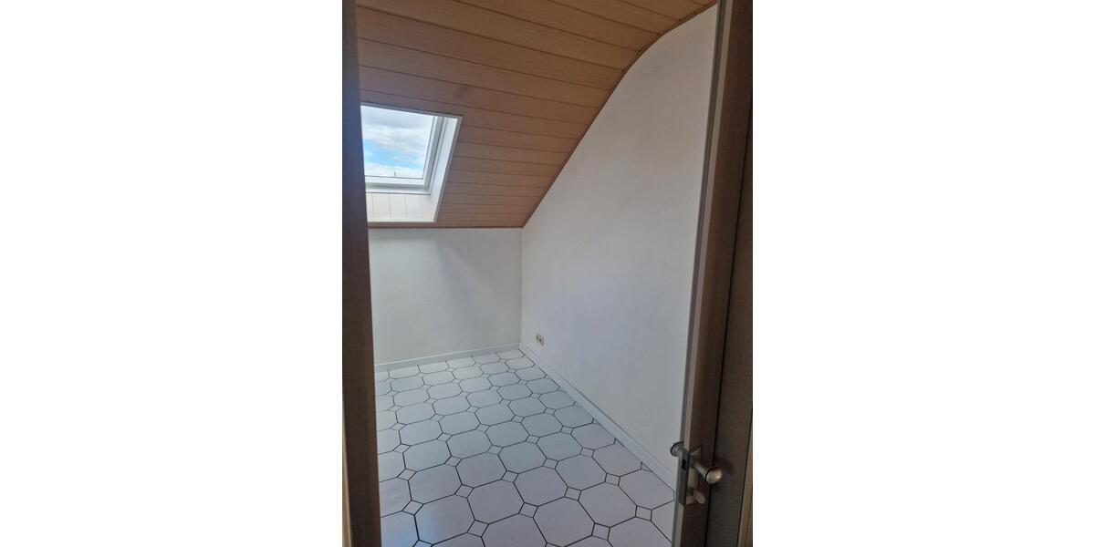 Etagenwohnung Büdingen - 4 Zimmer, 98 m&sup2;, 790&euro; | Angebot:26018260