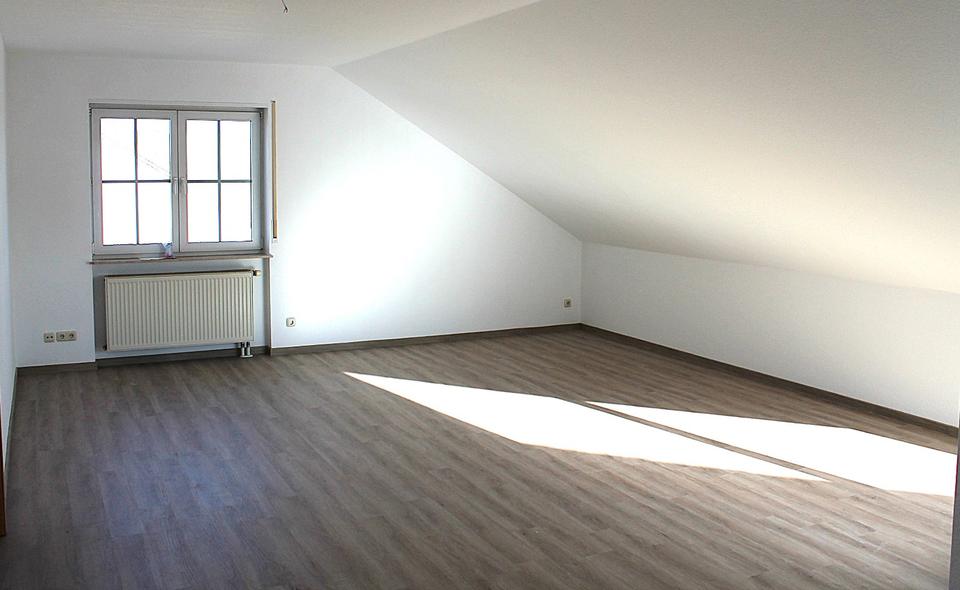 Dachgeschoßwohnung Aschaffenburg Österreicher Kolonie - 2 Zimmer, 82 m&sup2;, 750&euro; | Angebot:26459656