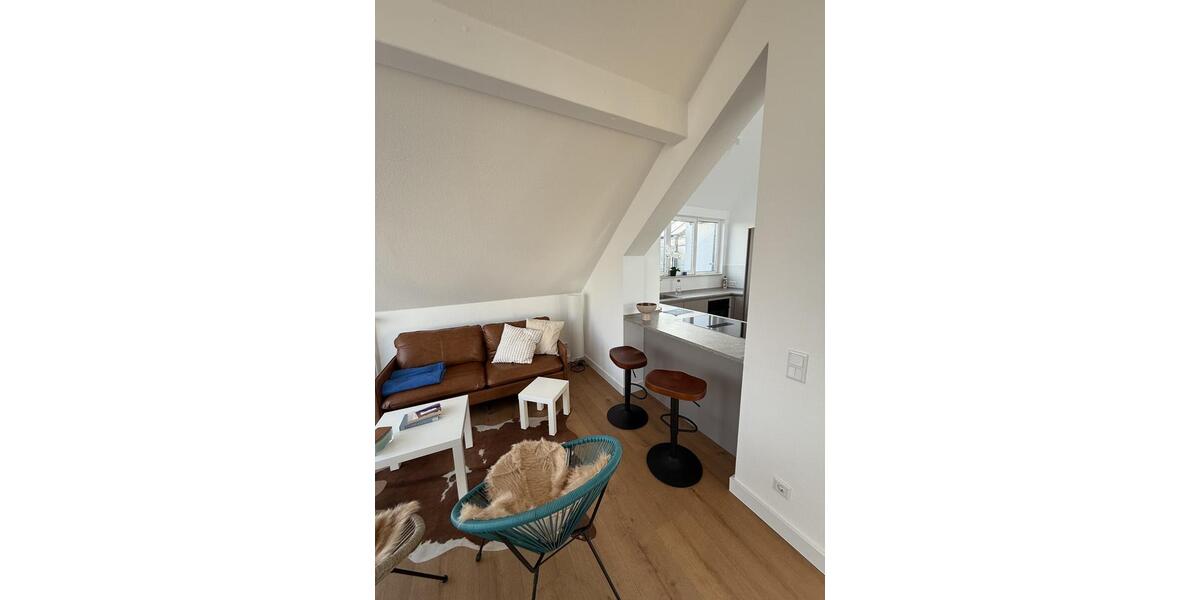 Dachgeschoßwohnung Friedrichsdorf - 2 Zimmer, 60 m&sup2;, 1.300&euro; | Angebot:25919026