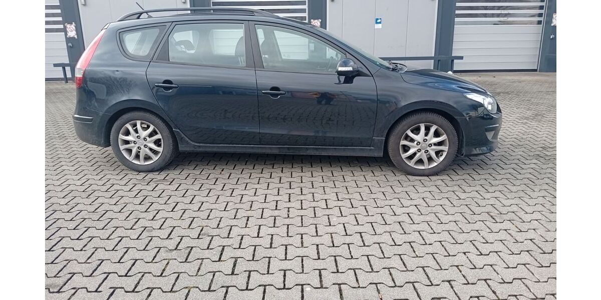 Hyundai i30 312.000 km 2.200 &euro; Hanau 63452