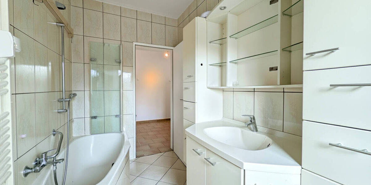 Etagenwohnung Frankfurt am Main Niederursel - 3 Zimmer, 91 m&sup2;, 410.000&euro; | Angebot:25996038