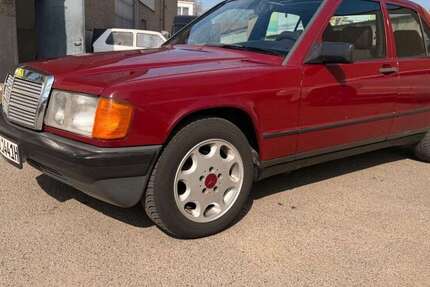 Mercedes-Benz 190 177.000 km 6.900 &euro; Frankfurt am Main 65933