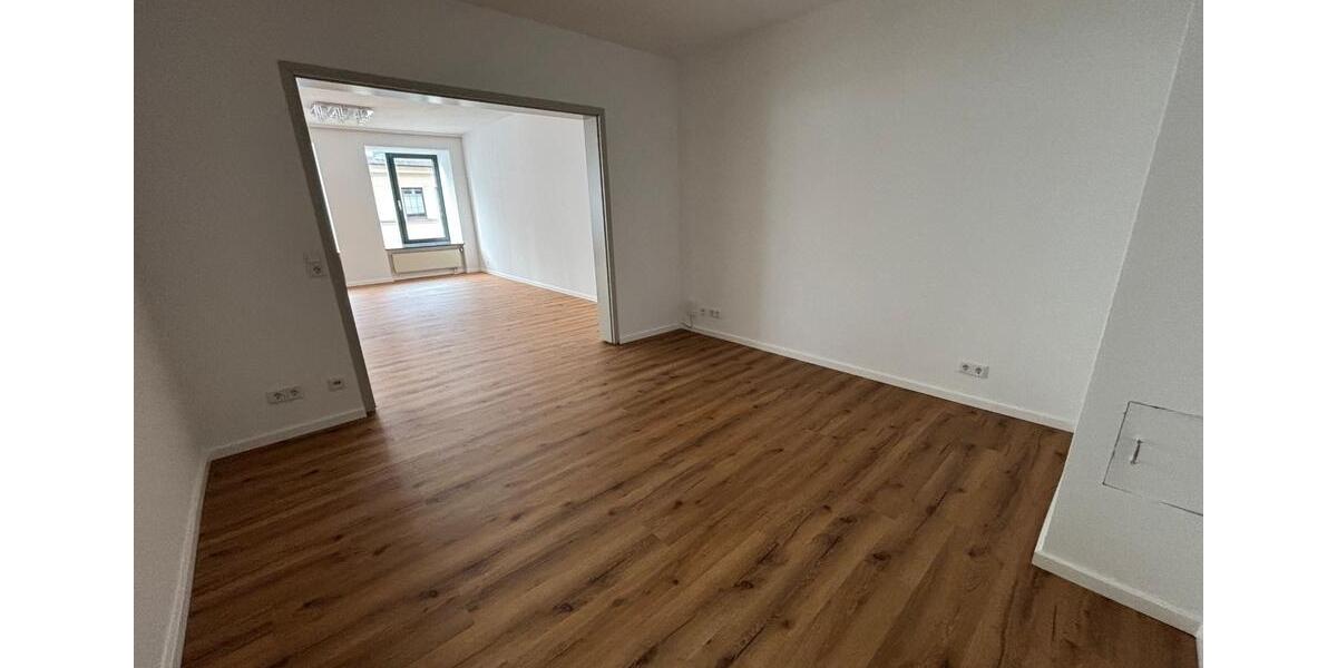 Etagenwohnung Frankfurt am Main Innenstadt - 3 Zimmer, 116 m&sup2;, 2.390&euro; | Angebot:24871437