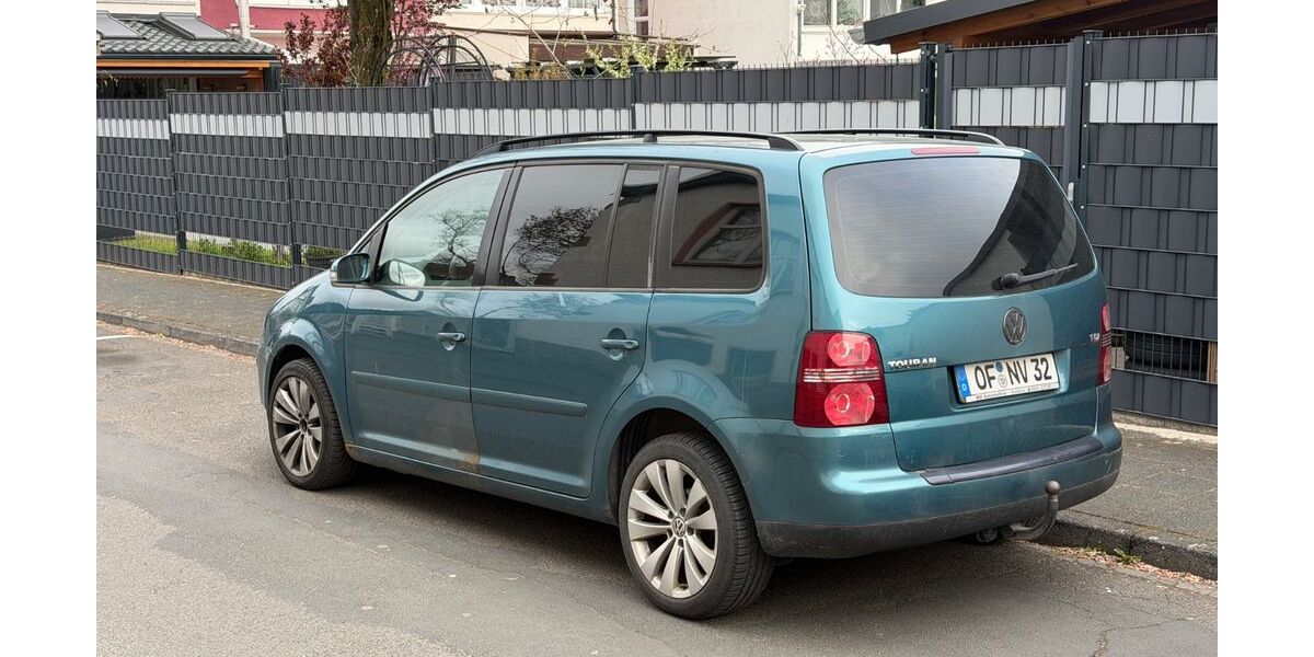VW Touran 313.000 km 2.200 &euro; Offenbach am Main 63071