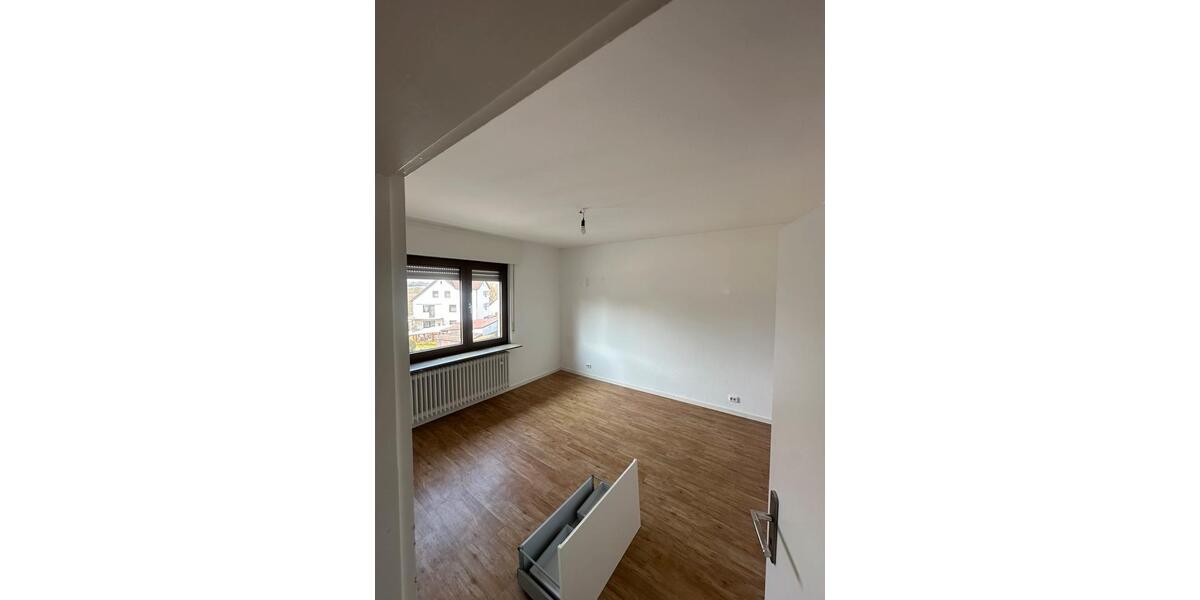 Etagenwohnung Florstadt - 3 Zimmer, 80 m&sup2;, 950&euro; | Angebot:25960515