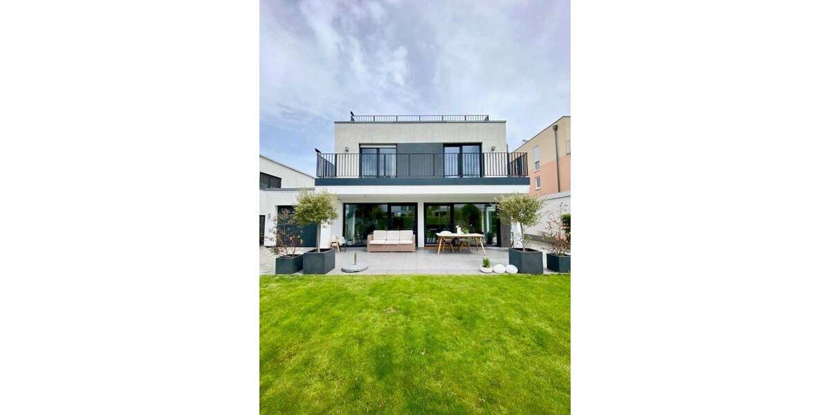 Einfamilienhaus Frankfurt - 7 Zimmer, 254 m&sup2;, 4.400&euro; | Angebot:26553251