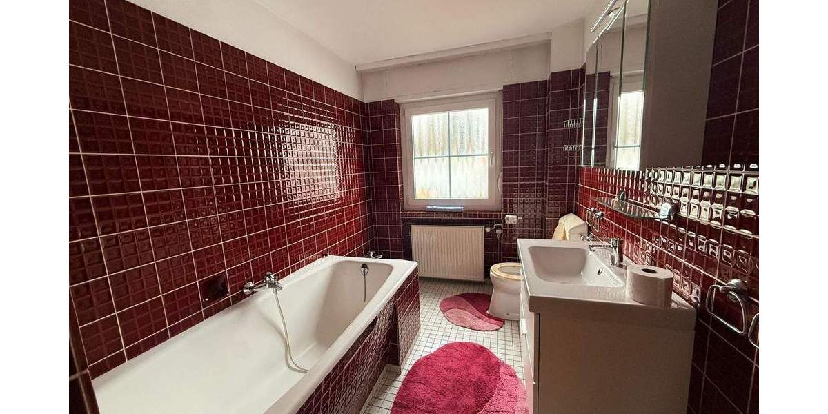 Mehrfamilienhaus, Wohnhaus Niederdorfelden - 8 Zimmer, 850.000&euro; | Angebot:25701227