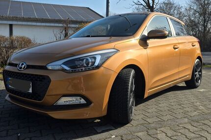 Hyundai i20 32.800 km 11.300 &euro; Offenbach 63065