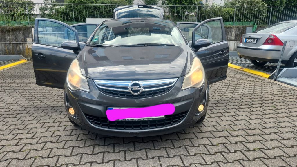 Opel Corsa 120.995 km 3.850 &euro; Neu-isenburg 63263