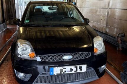 Ford Fiesta 119.000 km 2.500 &euro; Friedrichsdorf 61381