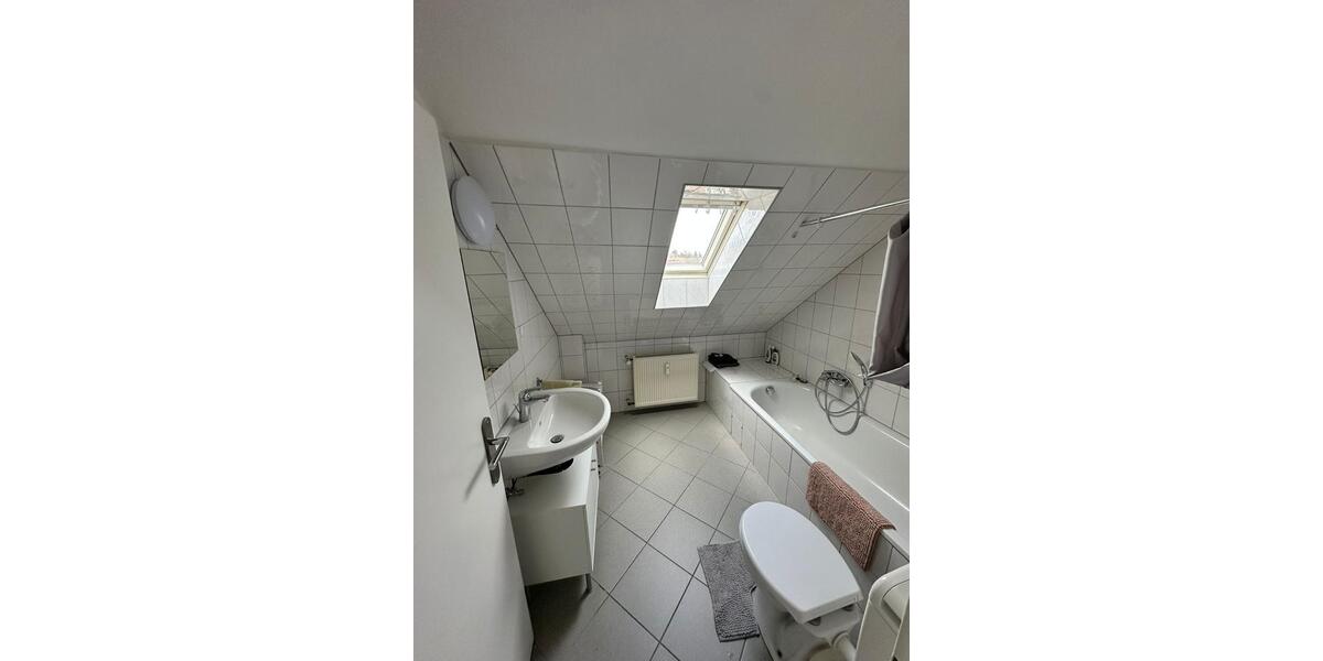 Dachgeschoßwohnung Dietzenbach - 3 Zimmer, 72 m&sup2;, 980&euro; | Angebot:25431427